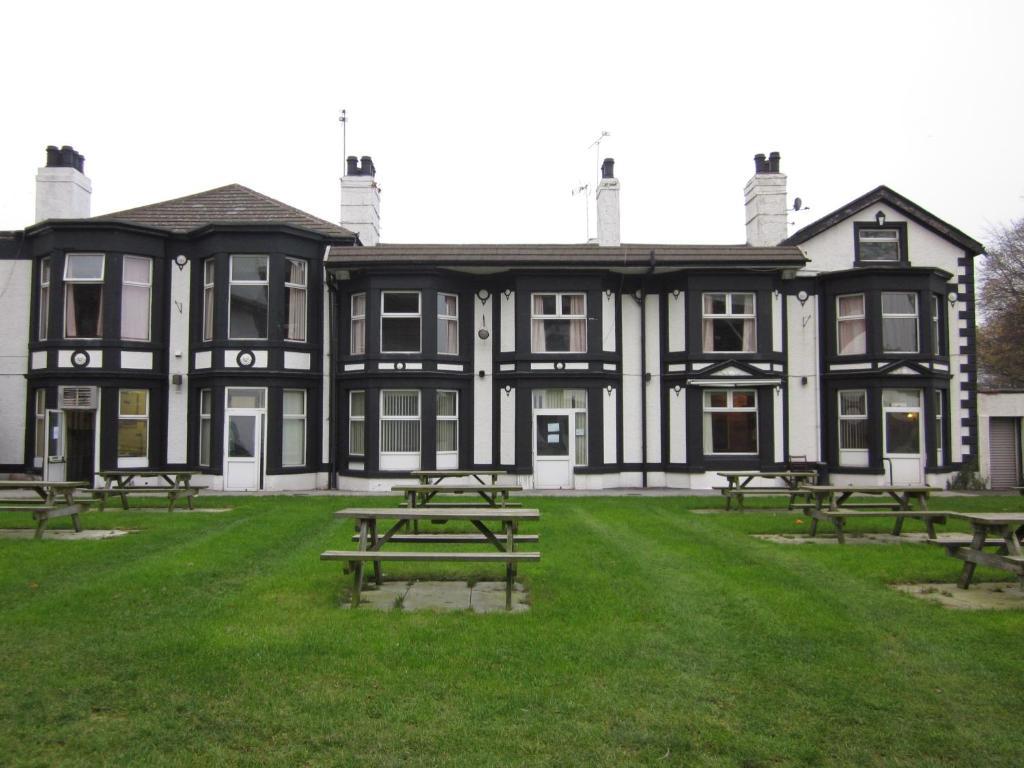 Mersey Hotel Widnes Buitenkant foto