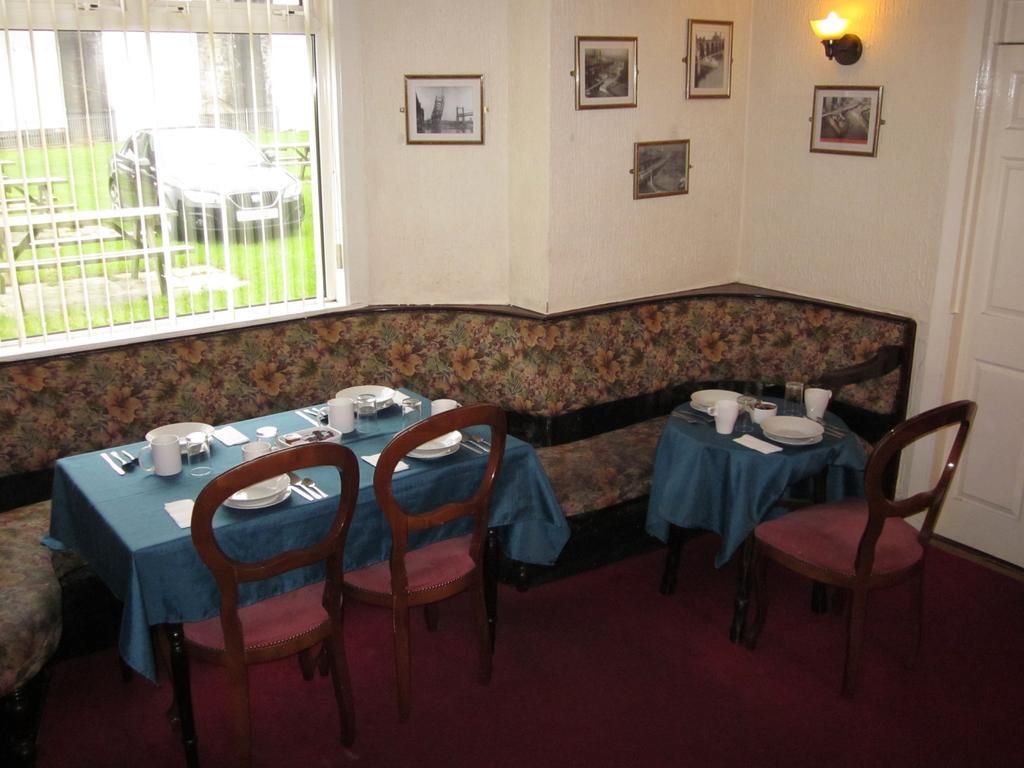 Mersey Hotel Widnes Buitenkant foto