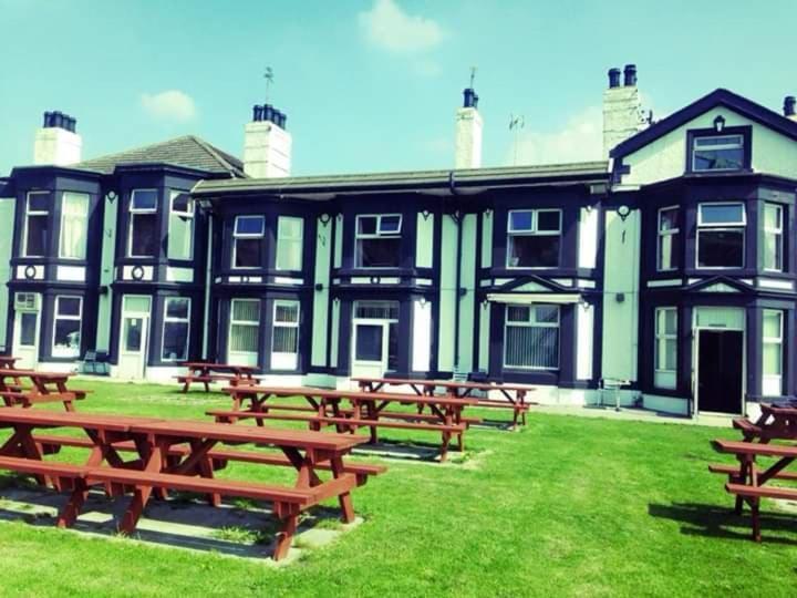 Mersey Hotel Widnes Buitenkant foto